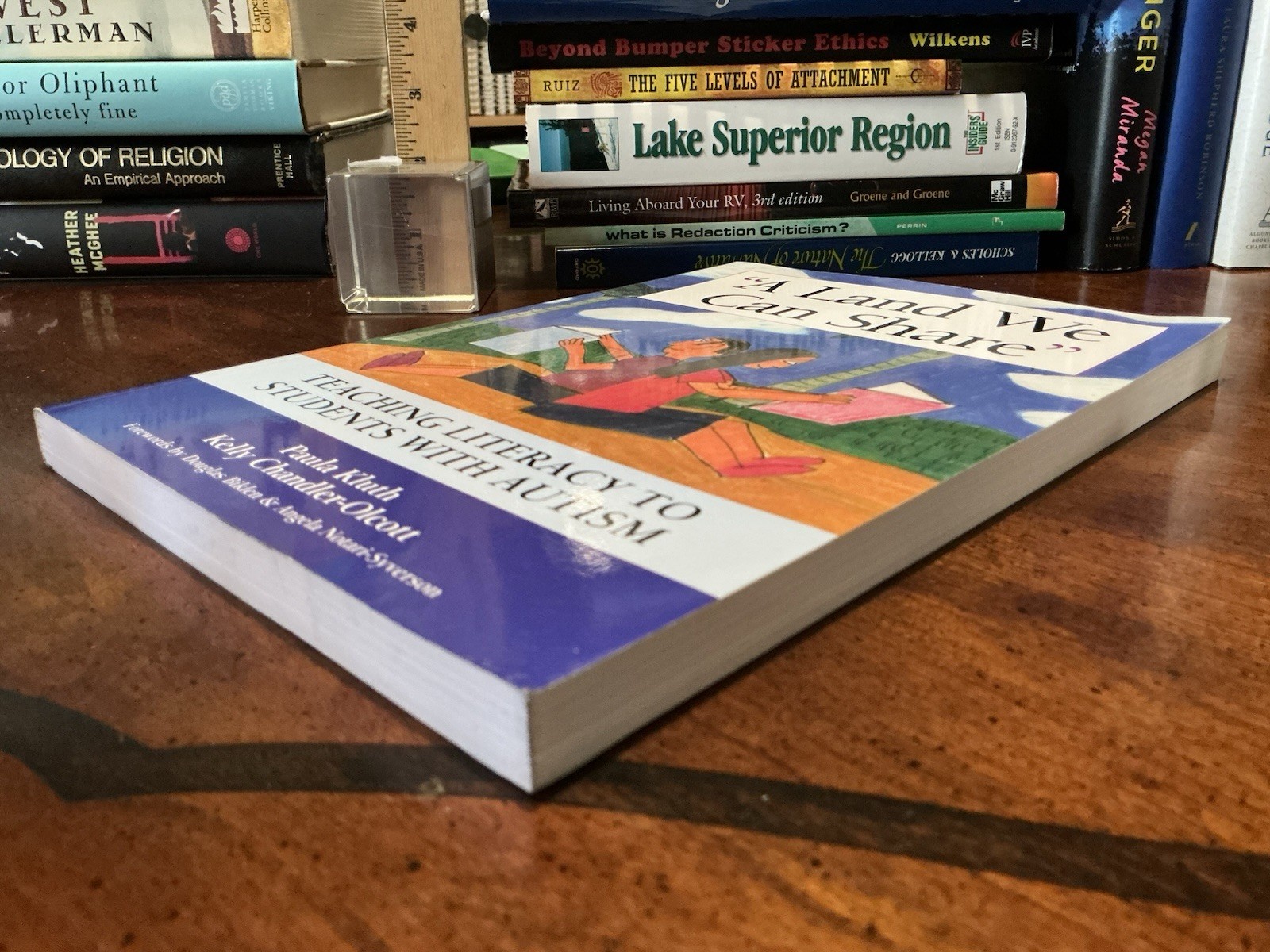 A Land We Can Share : Teaching Literacy to Students with Autism, Paula Kluth PB