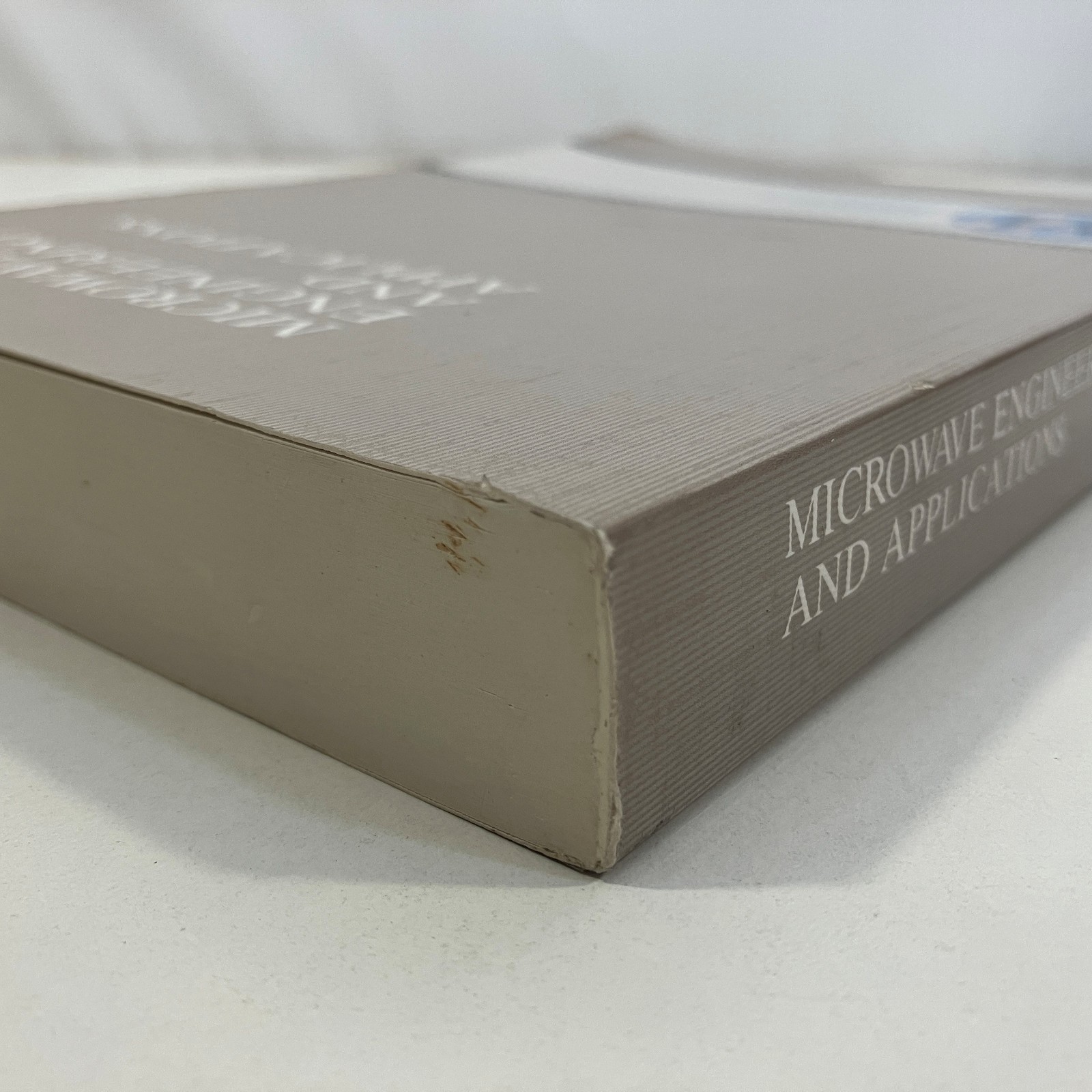 Microwave Engineering and Applications by Om Gandhi Macmillan Pergamon 1989 TPB