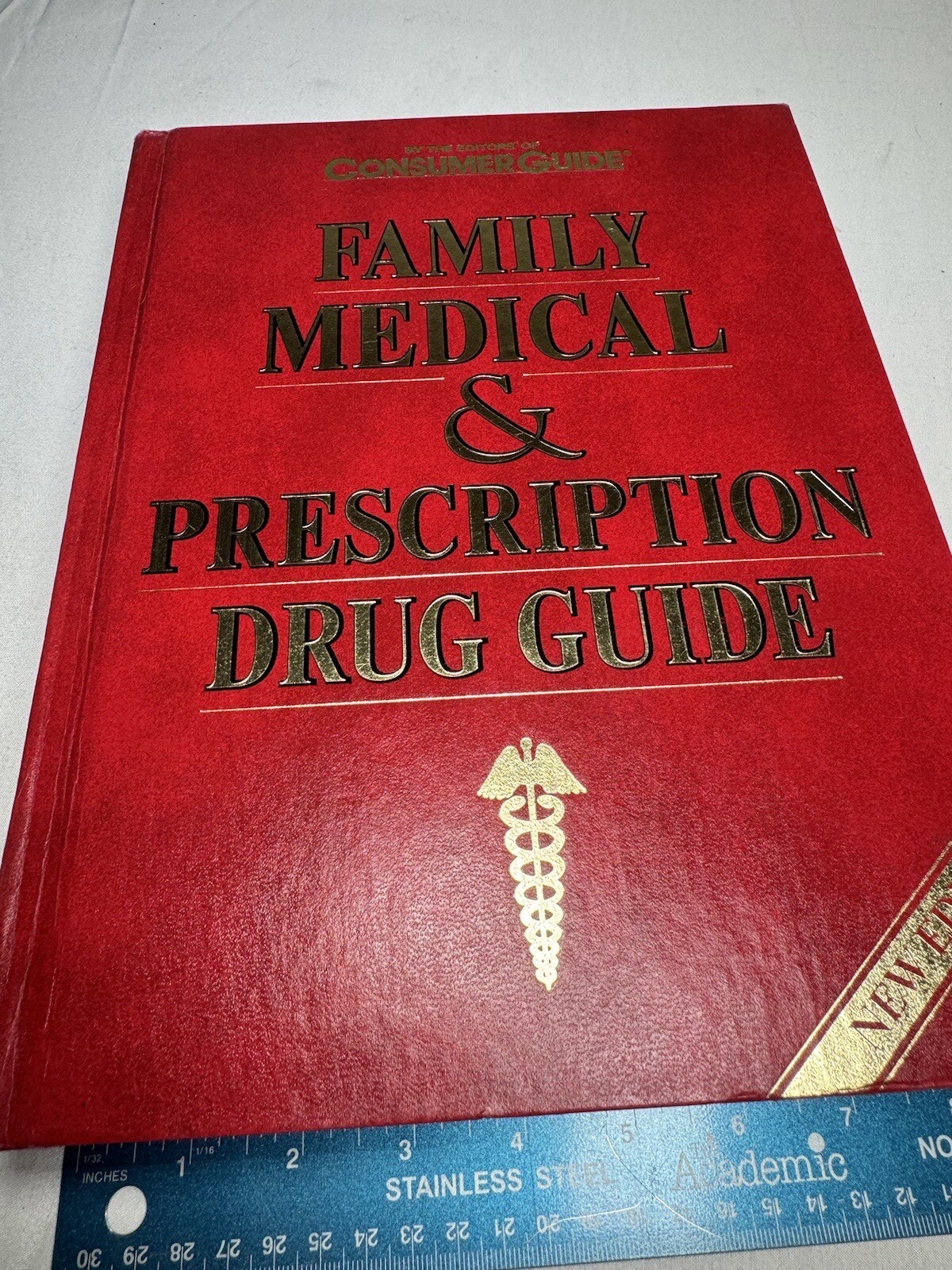 Family Medical & Prescription Drug Guide – Consumers Guide 848 Pages 1993