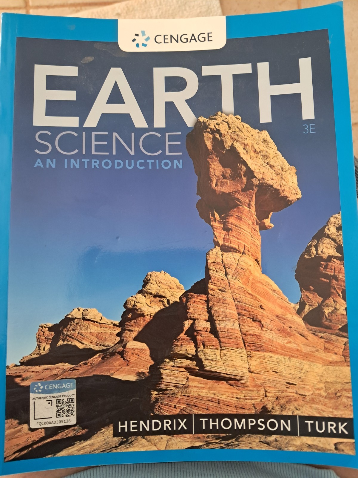 Earth Science: An Introduction – Paperback, by Hendrix Mark; Thompson – Good