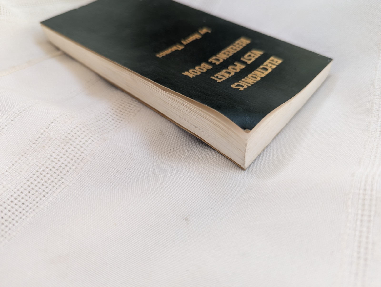 Lot 2 Electronic Pocket Book & Vest Reference Book Metzger & Thomas 1982 1969