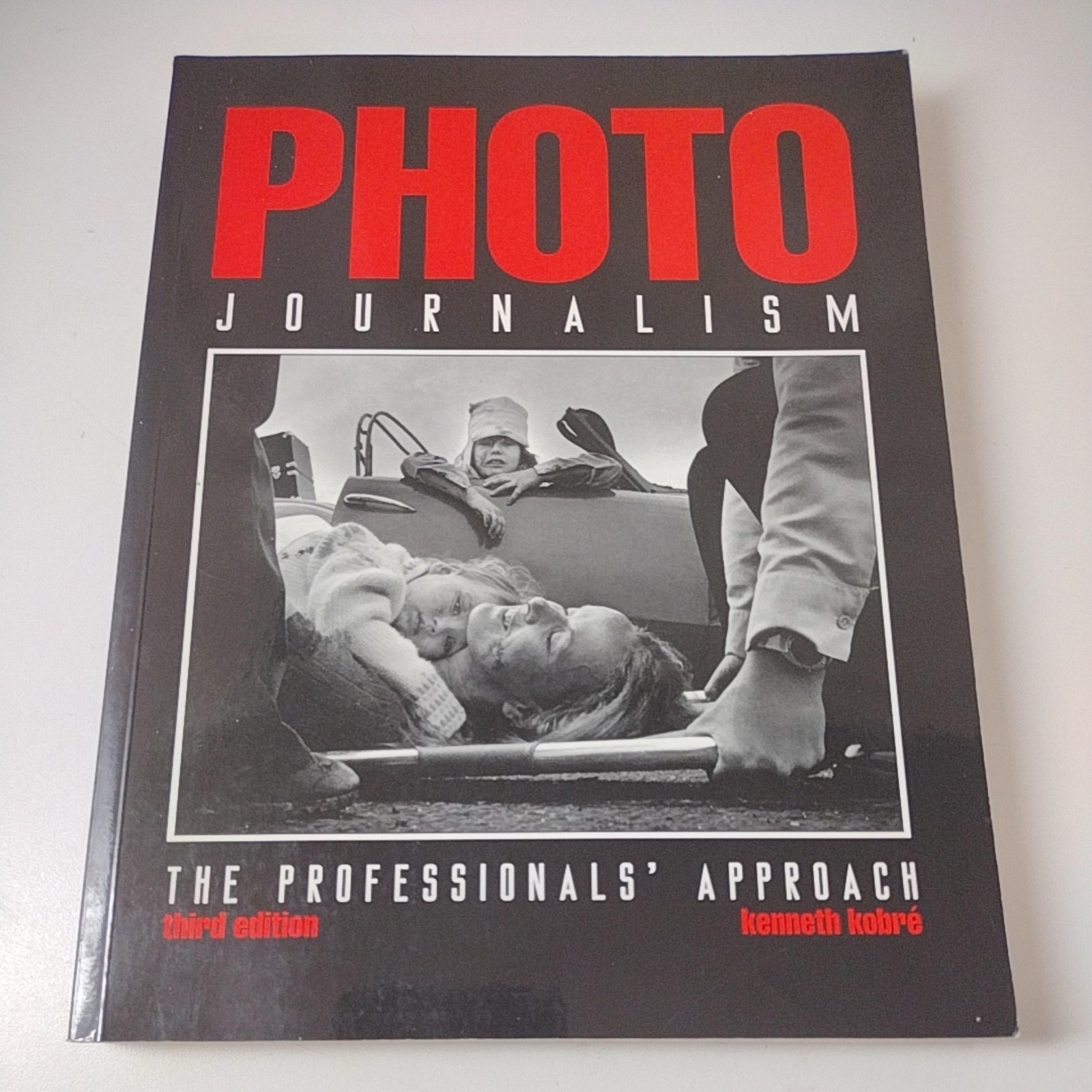 Vintage Photojournalism: The Professionals’ Approach 3rd Ed Kenneth Kobre Book