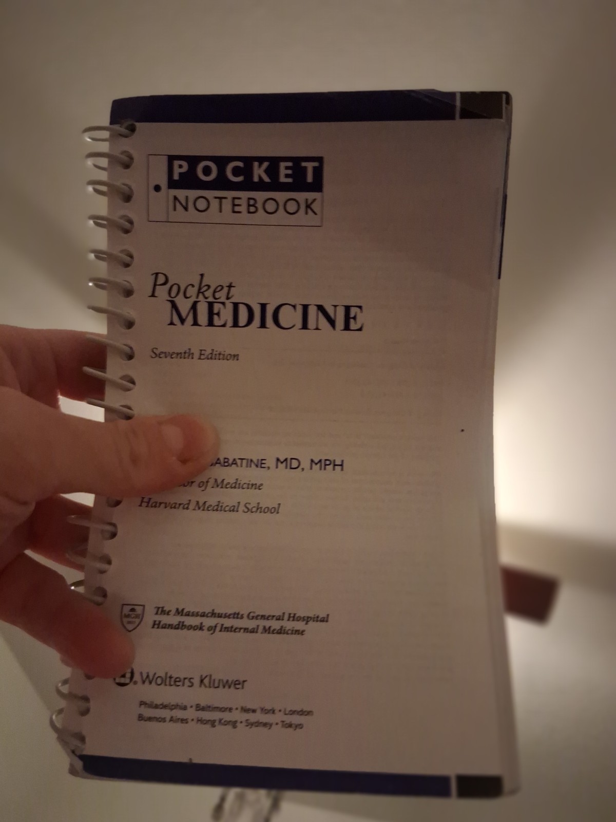 Pocket Medicine: The Massachusetts General Hospital Handbook by Marc S Sabatine