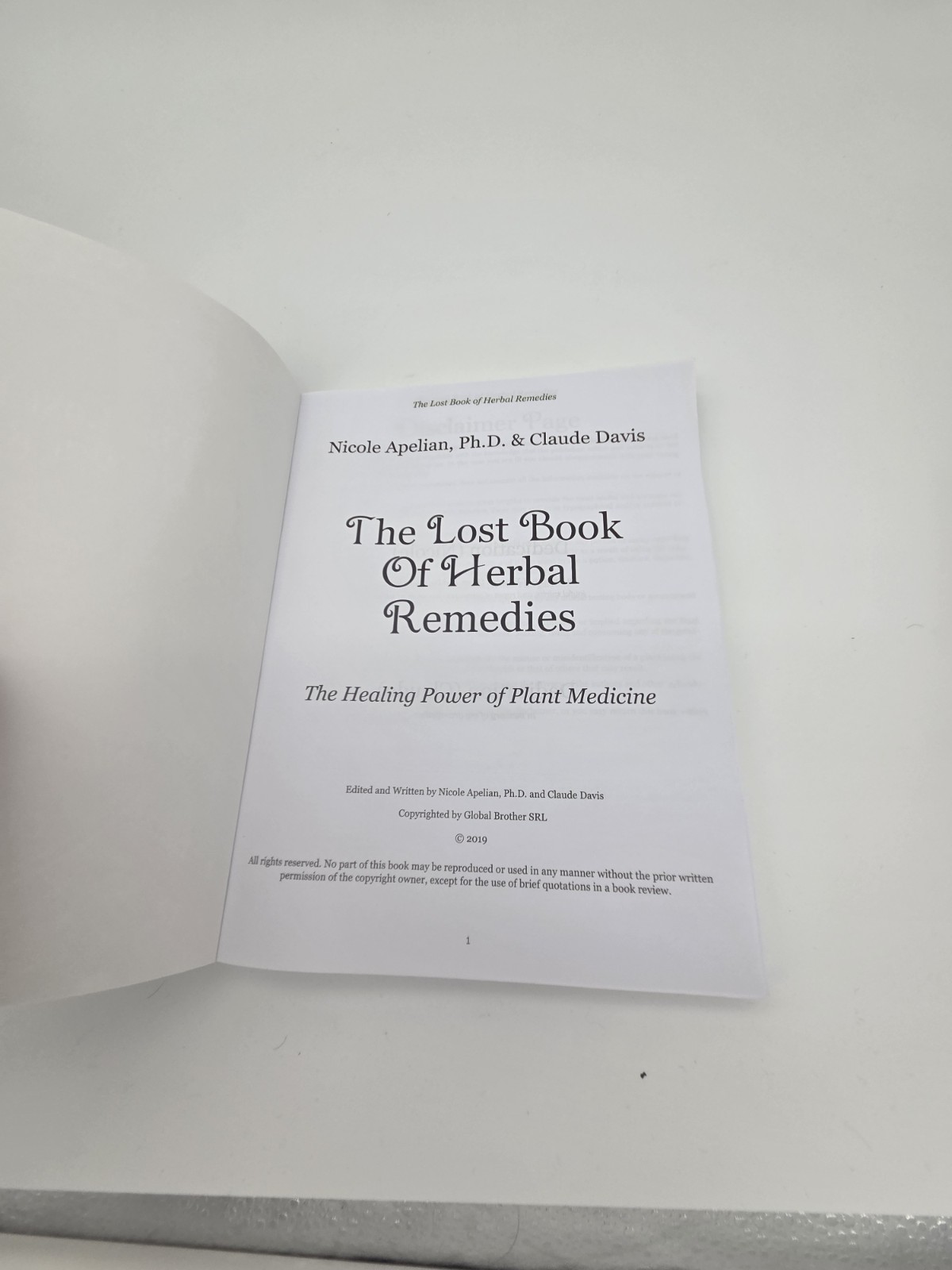 Paperback; The Lost Book of Herbal Remedies; Nicole Apelian & Claude Davis A16
