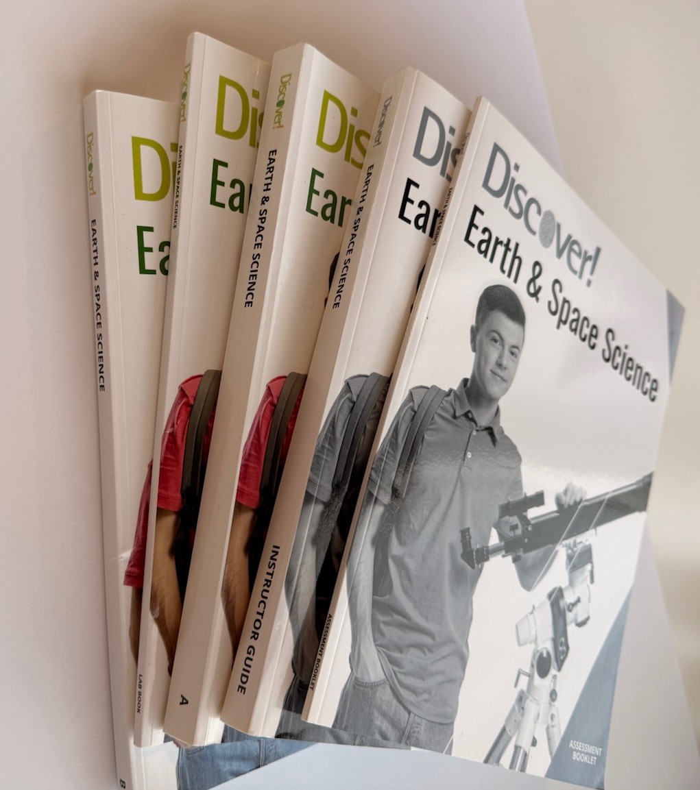 Discover! Earth & Space Science Complete Set – Instructor Guide, Lab Books A & B