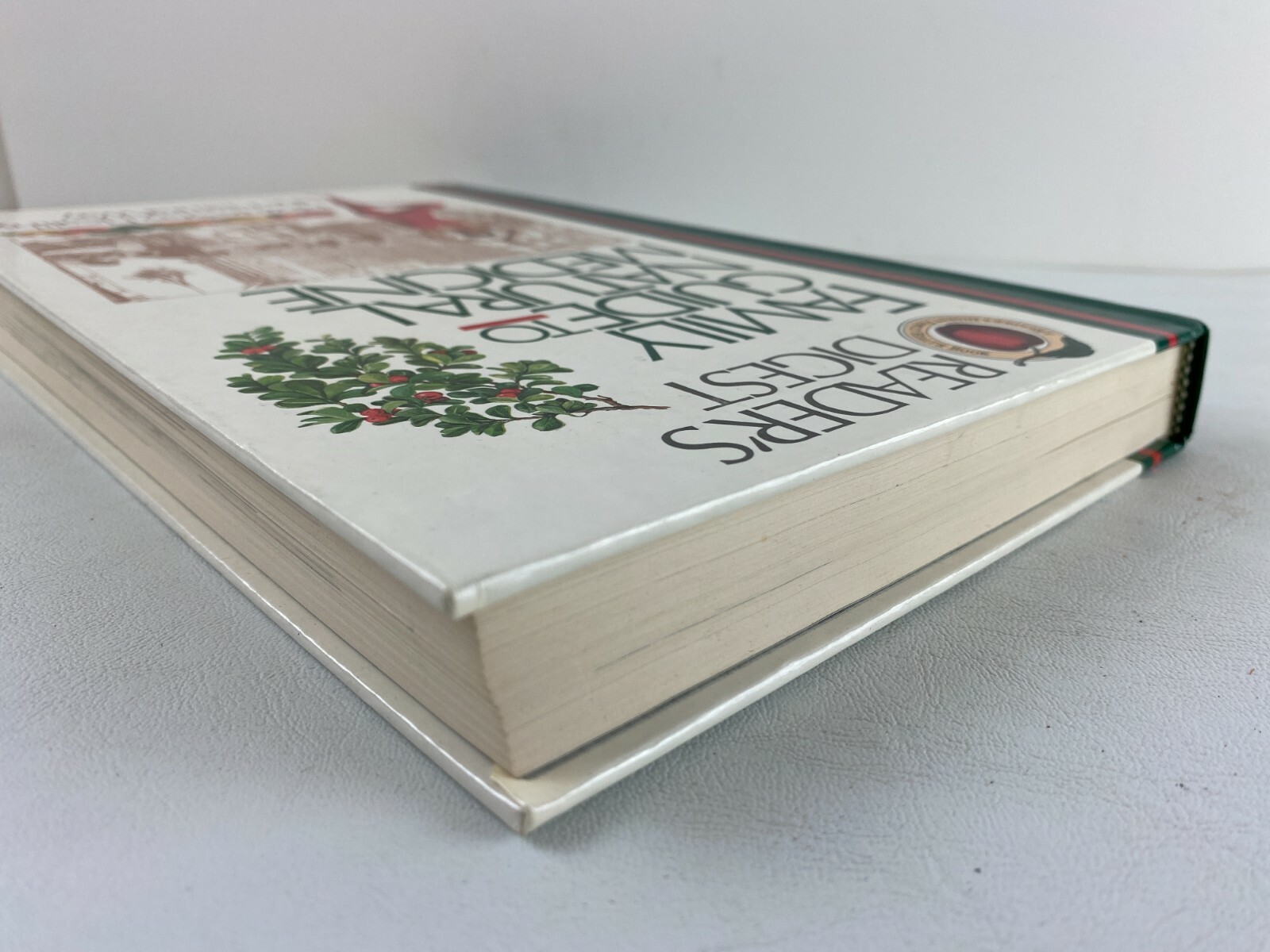 Reader’s Digest Family Guide to Natural Medicine, 1993 Hardcover, 416 Pages
