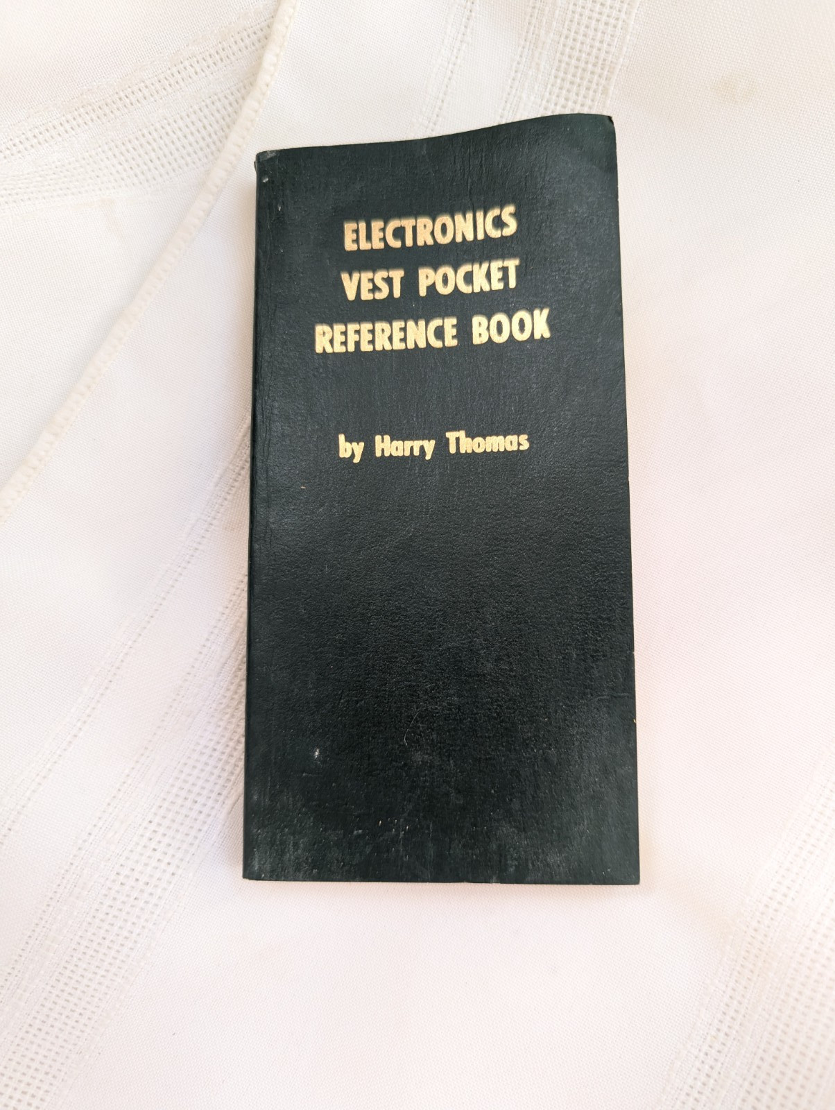 Lot 2 Electronic Pocket Book & Vest Reference Book Metzger & Thomas 1982 1969