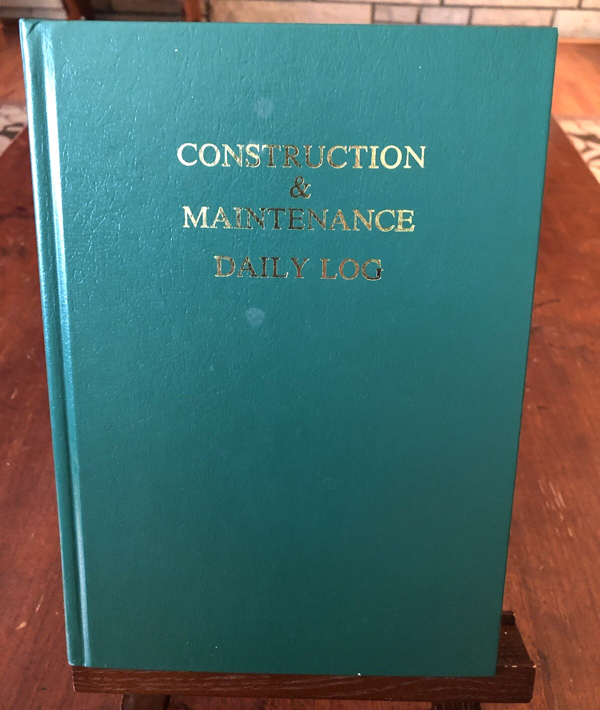Construction and Maintenance Daily Log (7 x 10) by Safety Meeting Outlines NEW