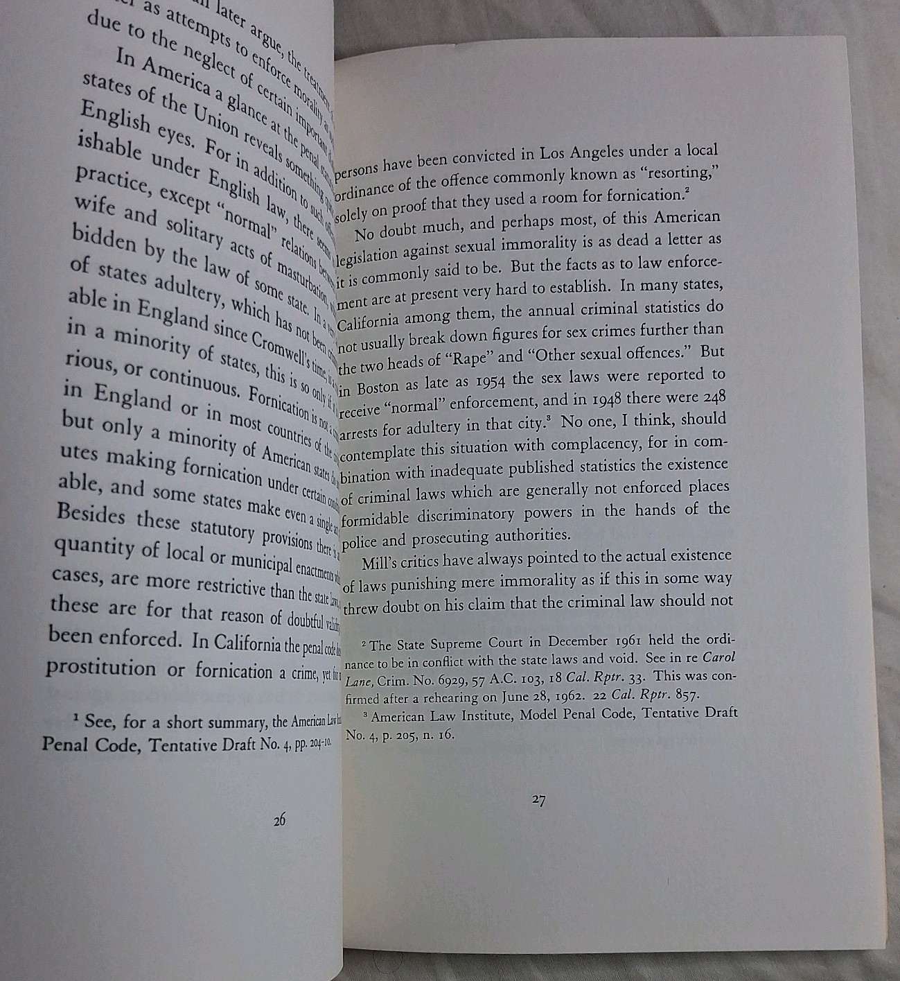 Law, Liberty and Morality Paperback H. L. A. Hart Stanford University Press 1973