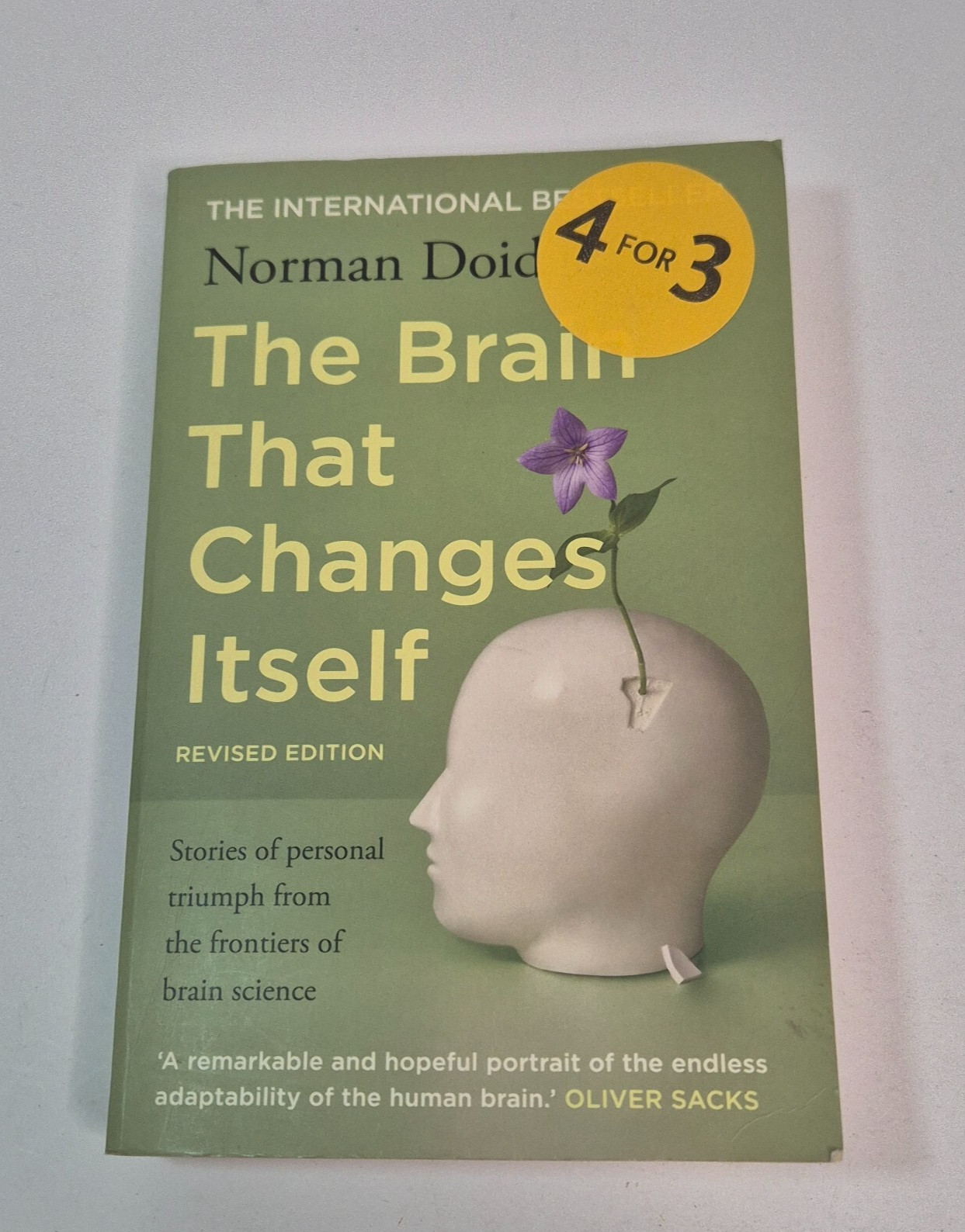 The Brain that Changes Itself by Norman Doidge, MD Paperback 2010