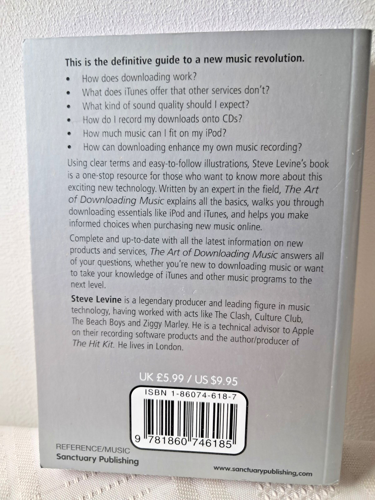 STEVE LEVINE – THE ART OF DOWNLOADING MUSIC P/B BRAND NEW £4.99