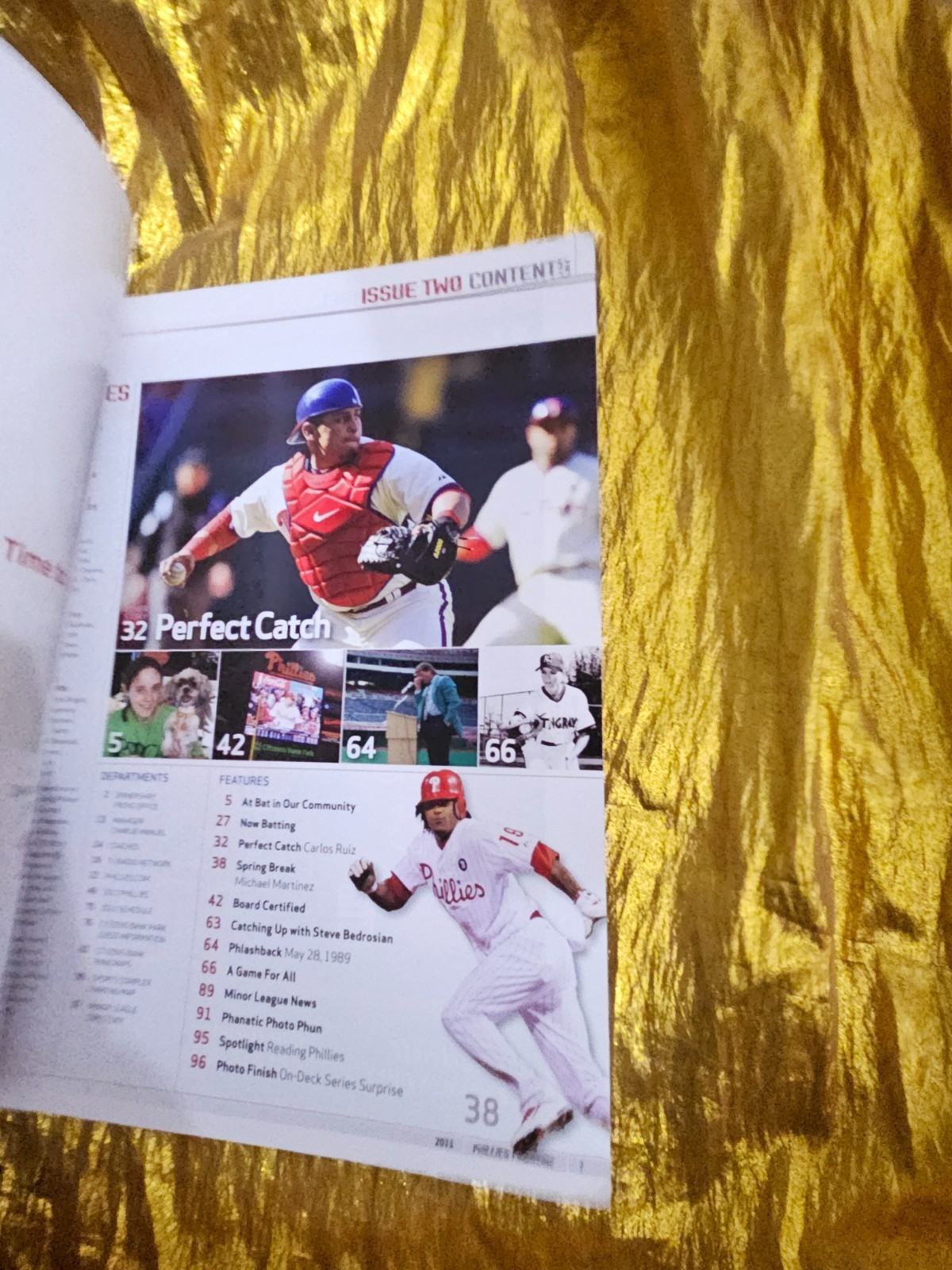 PHILADELPHIA PHILLIES MAGAZINE Issue TWO 2 2011 96 Pages CARLOS RUIZ PANAMANIA !