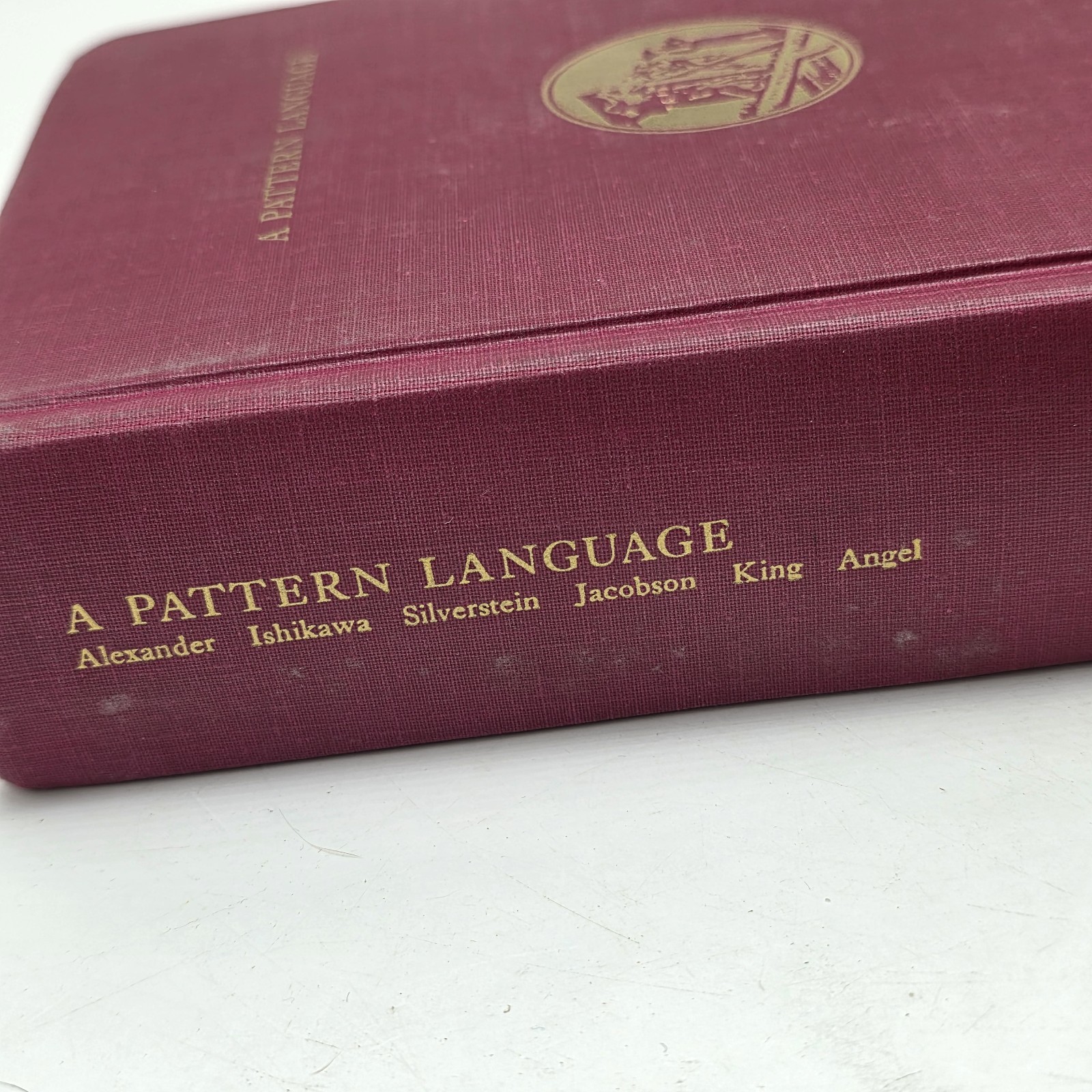 A PATTERN LANGUAGE : TOWNS, BUILDINGS, CONSTUCTION (1977, HC)- OXFORD UNIV PRESS