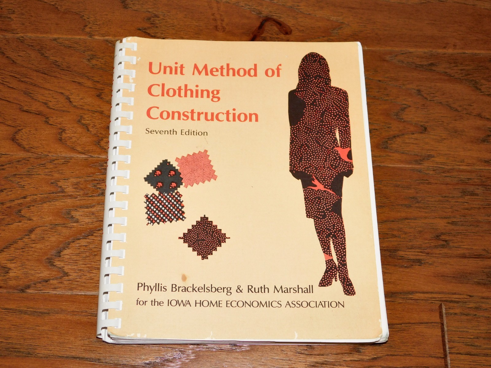 Unit Method of Clothing Construction Seventh Edition Brackelsberg&Marshall VNTG!
