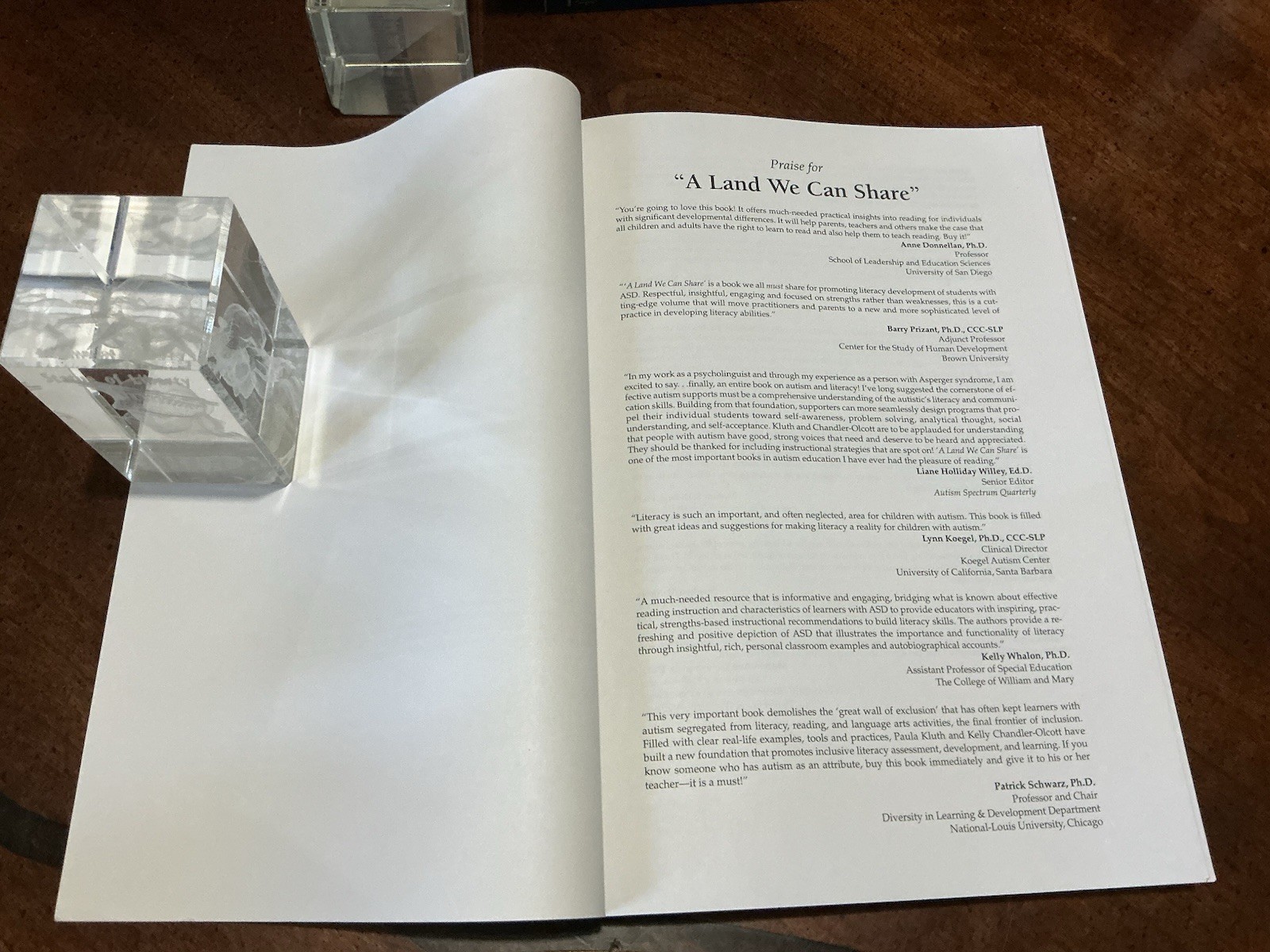 A Land We Can Share : Teaching Literacy to Students with Autism, Paula Kluth PB