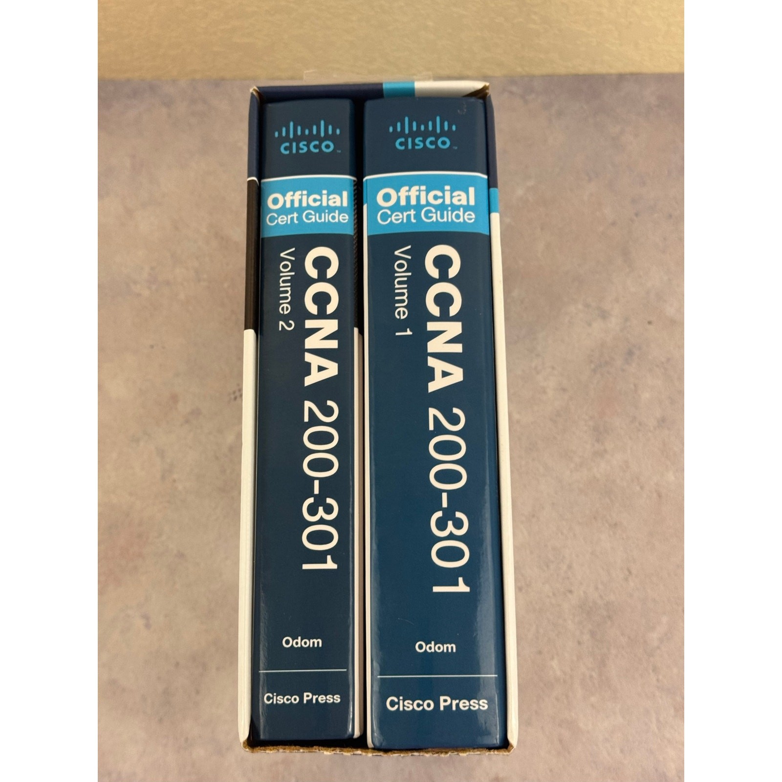 Official Cert Guide Ser.: CCNA 200-301 Official Cert Guide Library Vol. 1 and 2