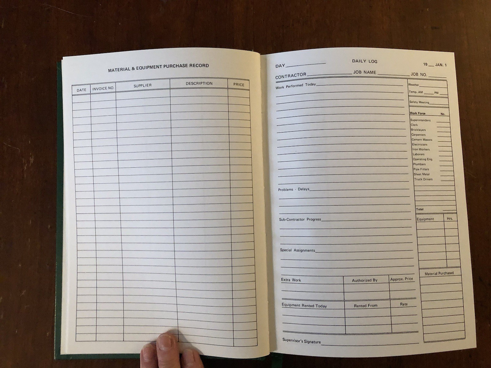 Construction and Maintenance Daily Log (7 x 10) by Safety Meeting Outlines NEW