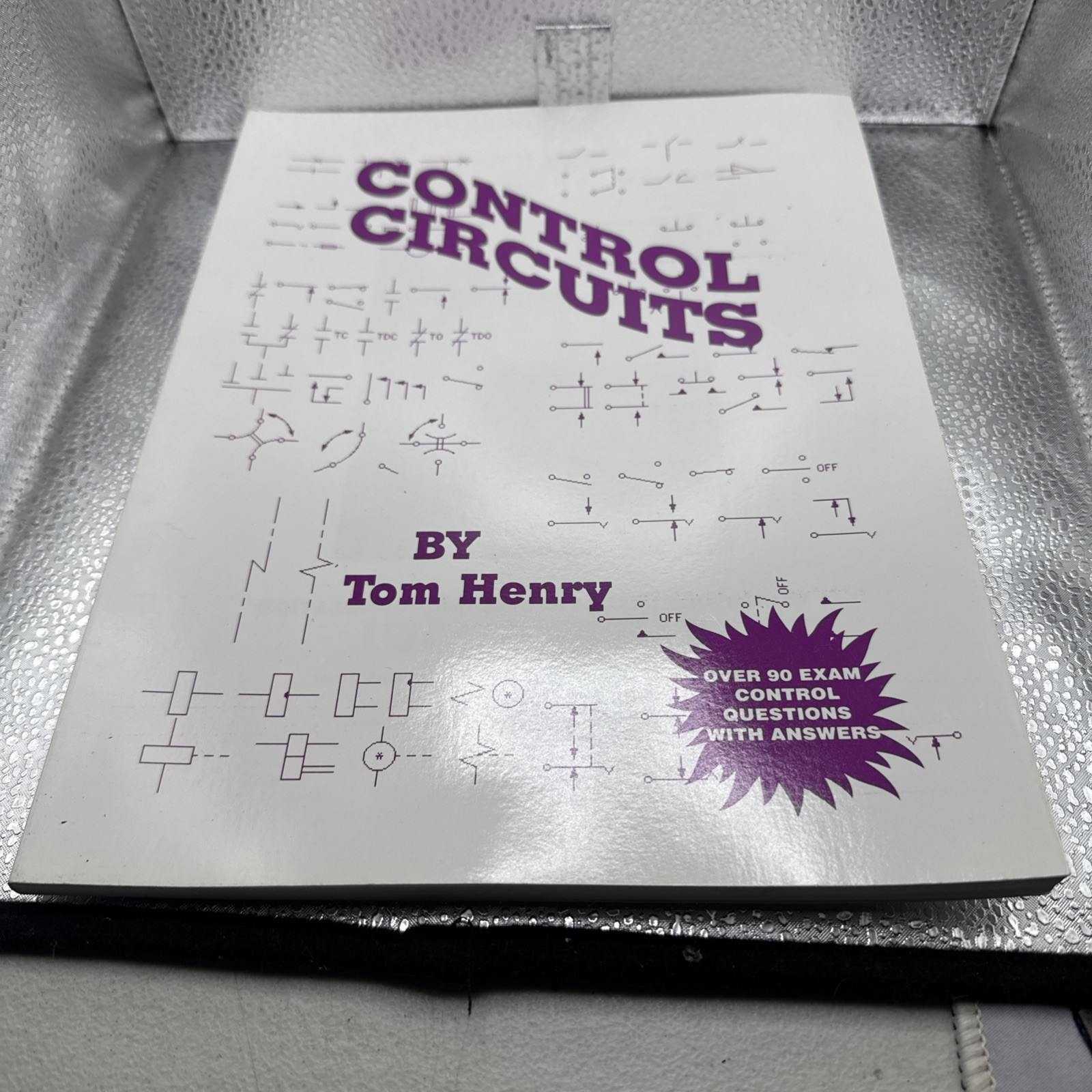 Control Circuits – Paperback, by Henry Tom – Good